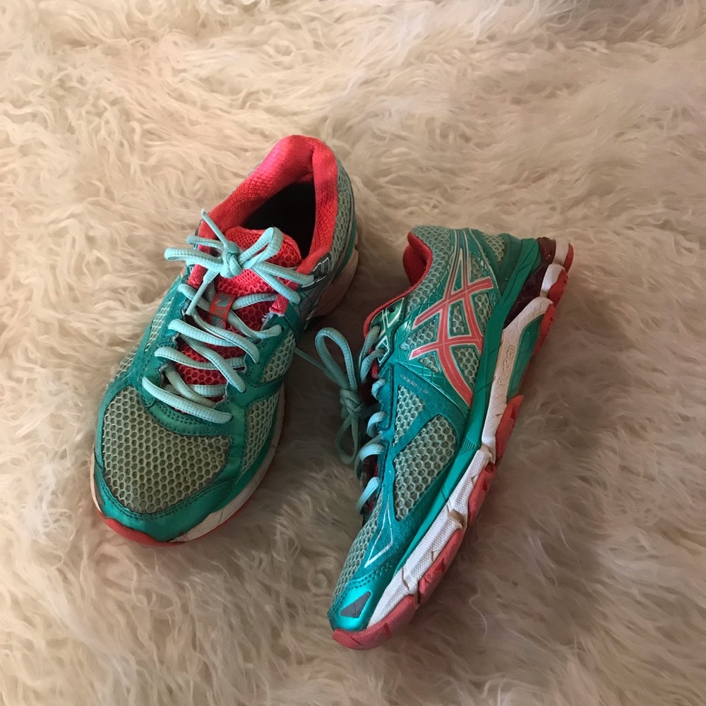 Asics tennis shoes size 6 1/2